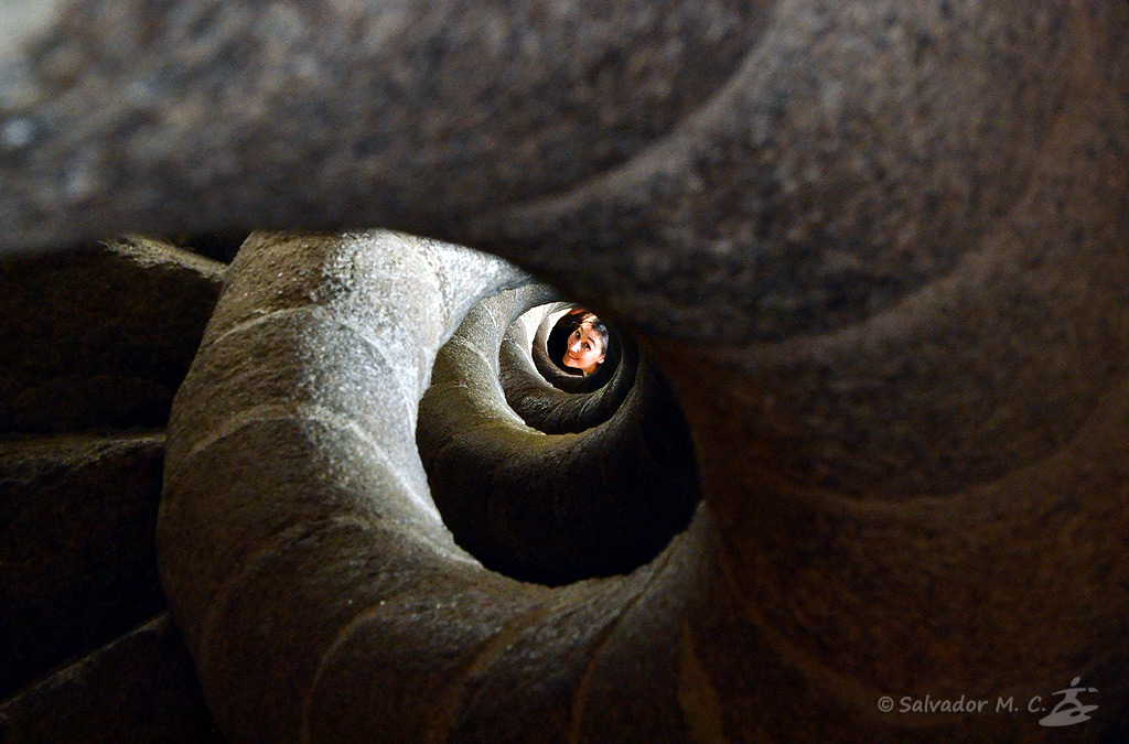 Escalera de caracol de iglesia de Cáceres.