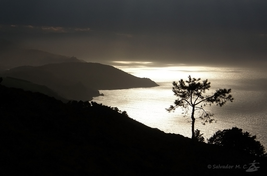 Atardecer sobre el mar desde el monte Jaizkibel.