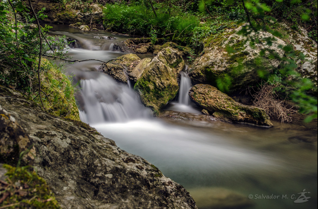 Cascada del parque natural de Valderejo.