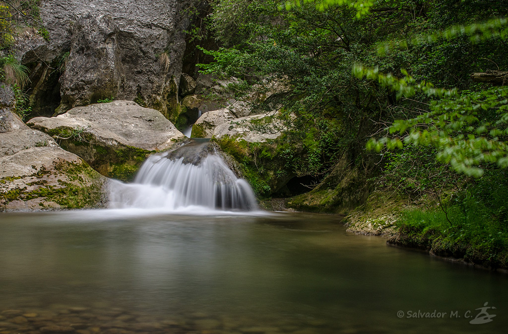 Cascada del parque natural de Valderejo.