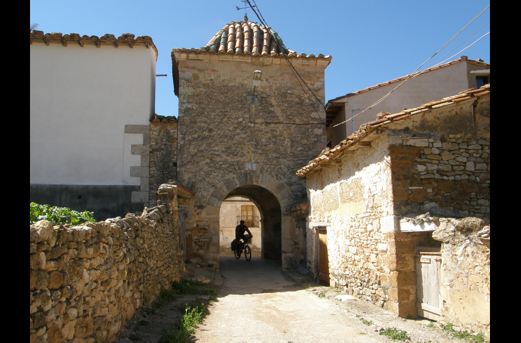 Calle de pueblo de Teruel. ORIGINAL.