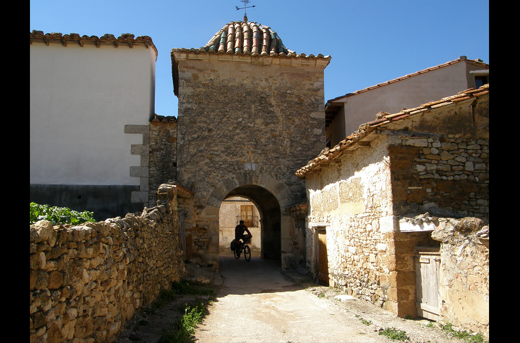 Calle de pueblo de Teruel. RETOCADA.